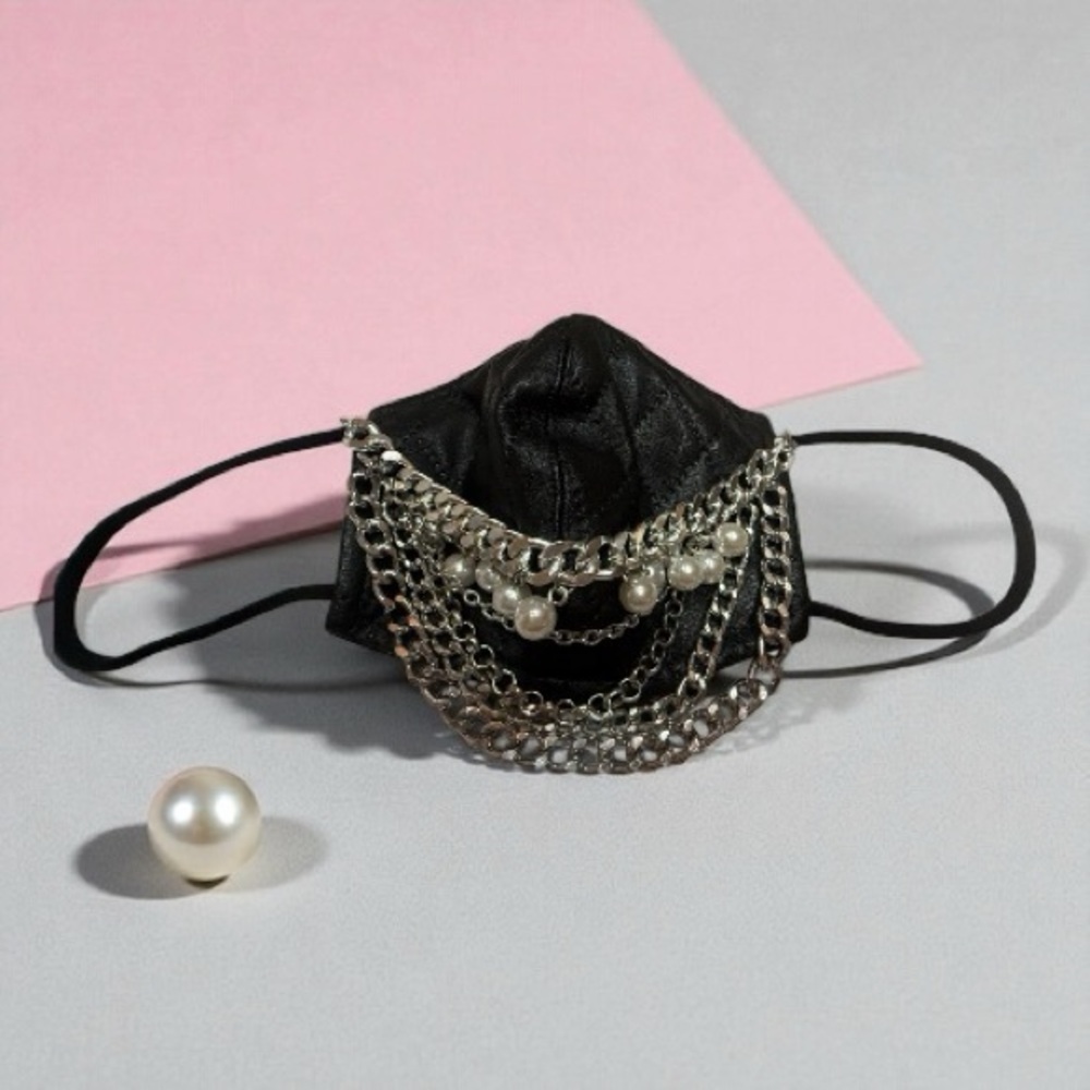 🖤 Black Quilted Chain & Pearl Face Mask – Statement Fashion Accessory